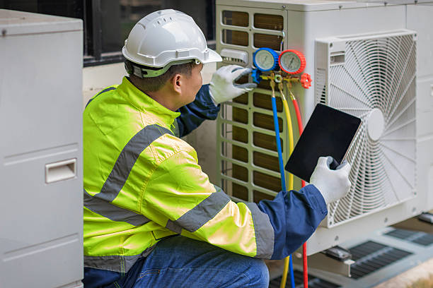 Professional Hvac technician working in Eldorado, IL